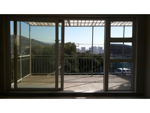 To Let 3 Bedroom Property for Rent in Devils Peak Western Cape